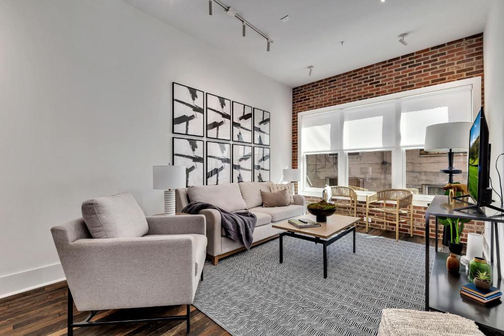 Downtown loft w parking & rooftop Apt 102